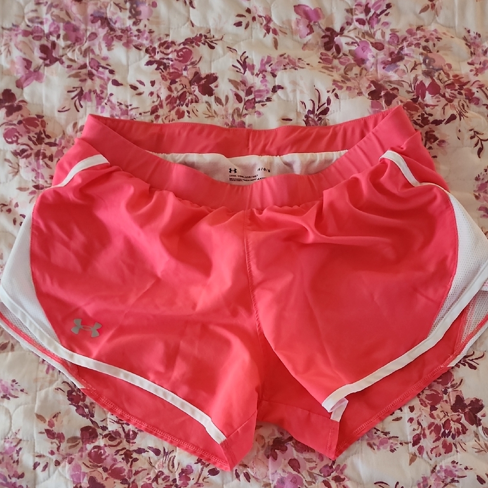 Under Armour Large Coral Athletic Shorts Comfy Soft